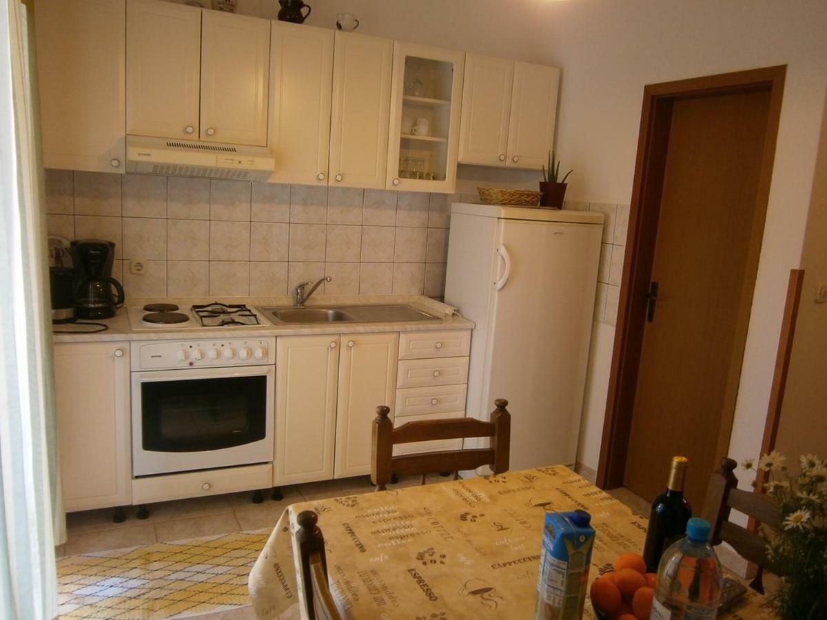 Maya Apartment Banjole Bagian luar foto
